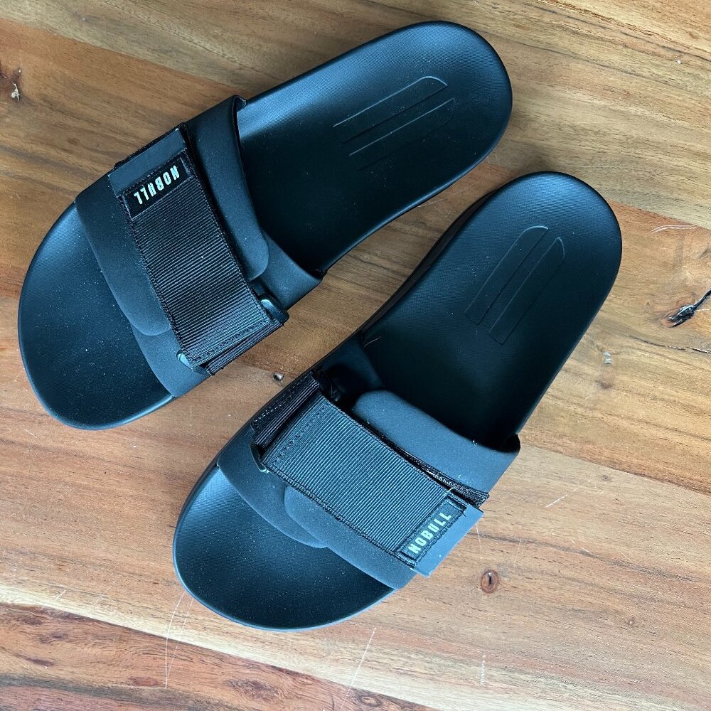 NOBULL BLACK ADJUSTABLE SLIDES